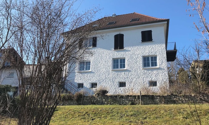 Hofherrnweiler House | Urban villa with sunny garden
