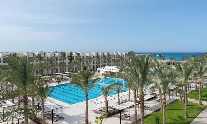 Marsa Matruh Hotel | Elegant Room Space Near Almaza's Pristine Beach | with Swimming Pool & Breakfast