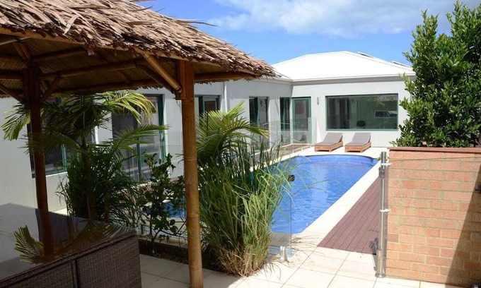 Nangkita House | FIJI Room with POOL + SPA + SAUNA + Activities