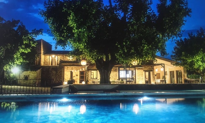 Vaison-la-Romaine House | DOMAINE 5* SPA SAINT QUENIN®️30PERS-CLIMATISATION-HEATED POOL-JACUZZI-SAUNA