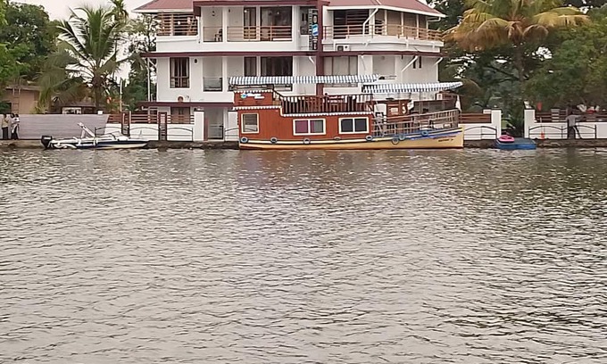 Nedumudy Resort | Riveria Adventures Waterfront Resorts with modern comfort & paddy-view stays