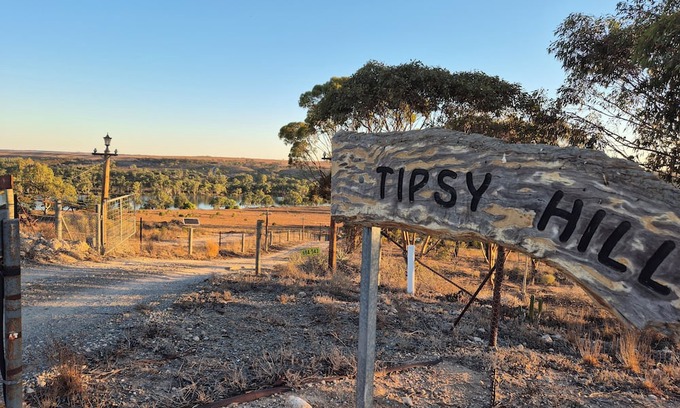 Forster Bed & Breakfast | Tipsy Hill Cottage, River Views at Walker Flat SA. Perfect for a weekend getaway