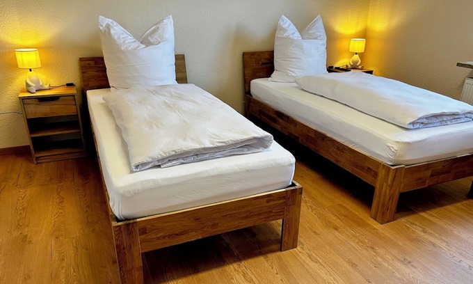 Alheim Apartment | Quiet and naturally situated vacation apartment - Little Red Riding Hood with 3 bedrooms