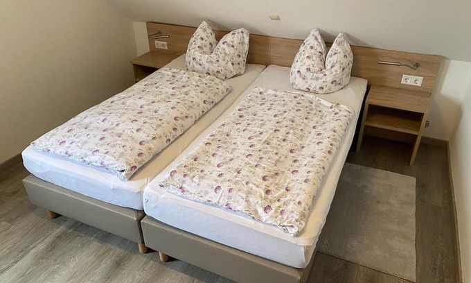 Herold House | Double room classic 4 (2nd floor) - Gasthof Dörsbachhöhe