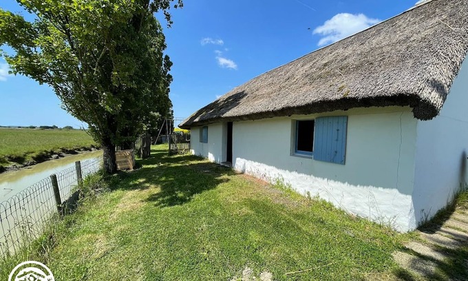 Beauvoir-sur-Mer Cottage | Charming traditional cottage in the Breton Marsh