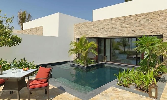 Salalah Hotel | Beach Retreat! Spa Facilities, Onsite Pool, Beach Access! Near Al Hisn Beach!