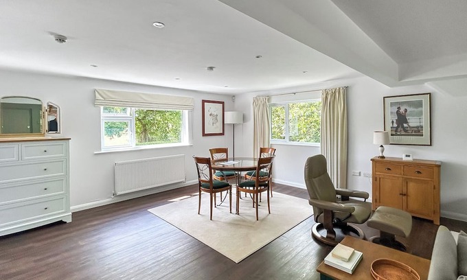 Horsham Cottage | 1 bedroom accommodation in Horsham, near Brighton