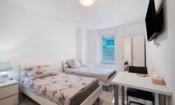 Gemarkung Tailfingen Apartment | Room '3' with Shared Terrace and Wi-Fi