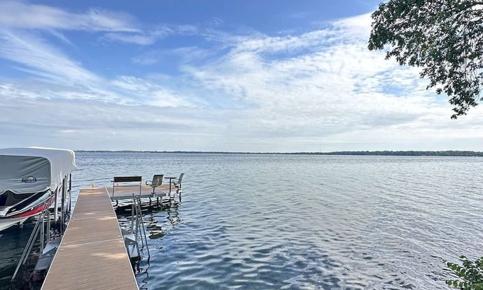 Spicer House | 4-bedroom lake home on beautiful Green Lake, Spicer, MN!