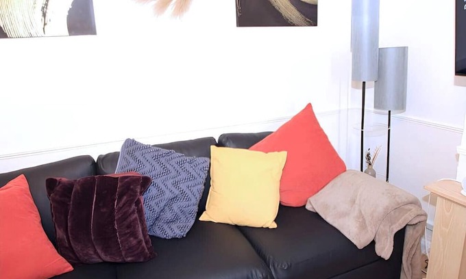 Birmingham Apartment | 2ndHomeStays I Erdington | Sleeps 5-6 I Parking