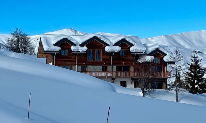 La Toussuire Ski Chalet | Chalet 'Alphonsine Ski Lodge' with Mountain View, Private Terrace and Wi-Fi