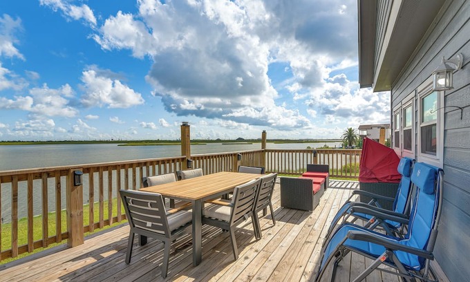 Hitchcock House | Private Home on Lagoon w/Views in Hitchcock!
