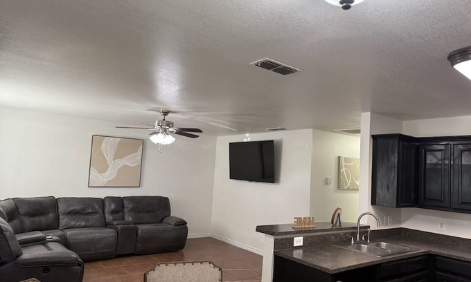 Odessa House | Downtown Family Friendly 3 bed Home with large patio