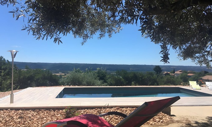 Volx Villa | Luxury Villa – Panoramic Views with Mountain View, Wi-Fi and Air Conditioning