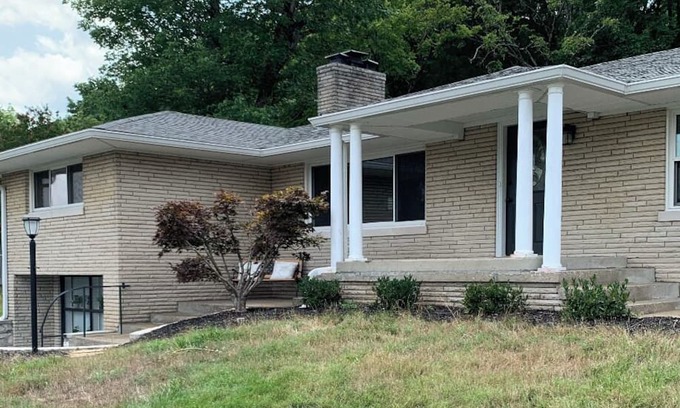 Bowling Green House | Lil' Rock - close to Beech Bend