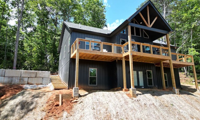 Demorest House | Charming 3 Bed 2 bath Riverfront New! Chic Home in Demorest, GA mountains.