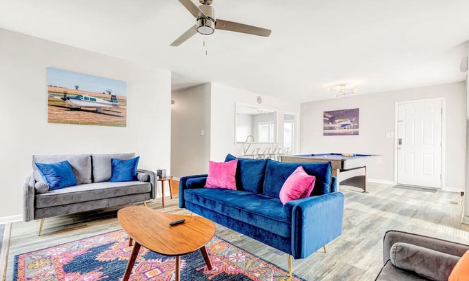 Quinton Apartment | The Modern Mile High: Aviator`s Lookout in Quinton