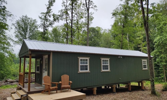Honea Path Cabin | Furnished charming 1-bedroom cabin in peaceful Honea Path.