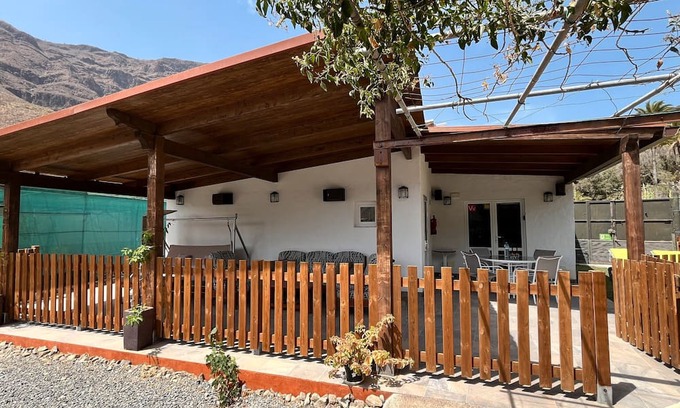 San Bartolome de Tirajana Apartment | Holiday Apartment 'Spacious Country House Near Fataga' with Balcony, Wi-Fi and Air Conditioning