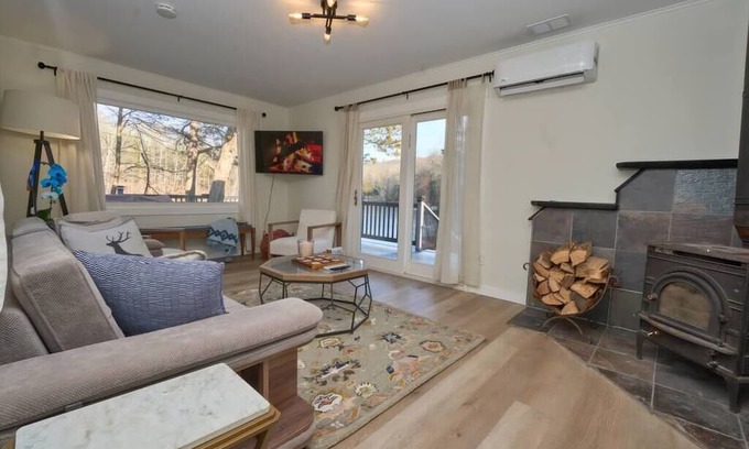 Johnsonburg House | Private Cozy 2BR Lakefront, 200-Acre Estate