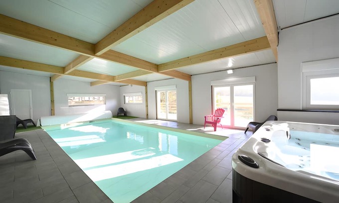 Signy-lAbbaye House | Large Holiday Home for 15 People in the Heart of the Forest