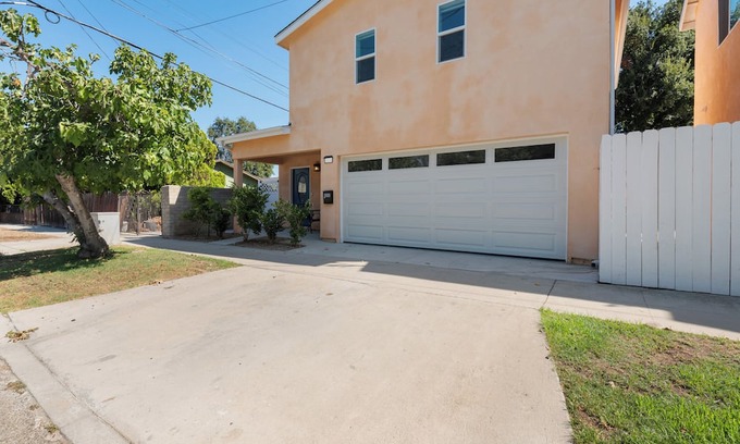 Lamanda Park House | Spacious 3BR Home Close to Caltech