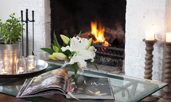 Berrima Cottage | Berrima Cottage offers ambience, open fire, AC walk to village, Pets welcome.