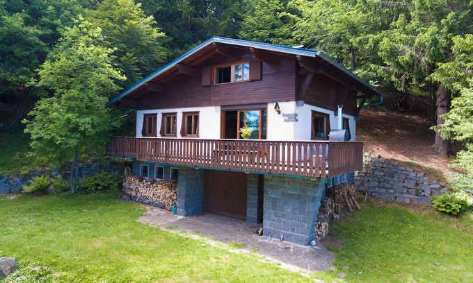 Muhlbach-sur-Munster Ski Chalet | Chalet 'La Rocaille' with Mountain View, Private Terrace and Wi-Fi