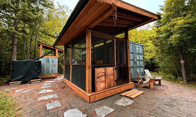 Hastings Highlands Cabin | Unique off grid 1-bedroom cabin near Bancroft