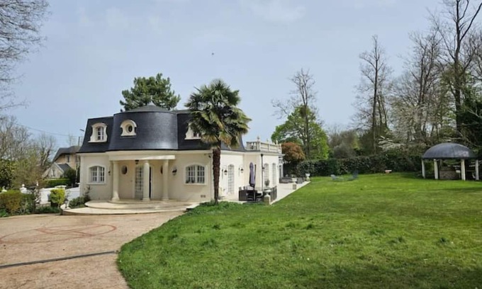 Noisy-le-Grand Villa | Villa Sweet Birds