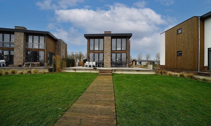 Kerkdriel House | Holiday house Kerkdriel for 1 - 10 persons with 5 bedrooms - Holiday home