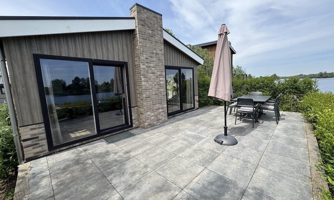 Kerkdriel House | Holiday house Kerkdriel for 1 - 6 persons with 3 bedrooms - Holiday home