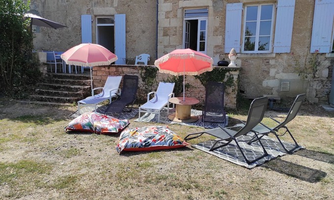 Champdeniers House | Country House 'Val D'egray' with Private Terrace, Private Garden and Wi-Fi