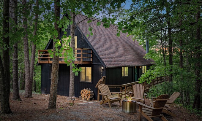 Basye Cabin | Cozy 4-bedroom cabin in Bryce Resort near Shenandoah National Park