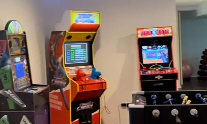Chicago House | 8BR | Kids Room, Game Room, Gym & Theater