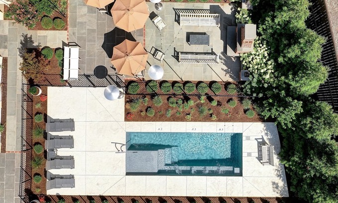 North Downtown Hotel | The 200 South St Boutique Hotel with Pool