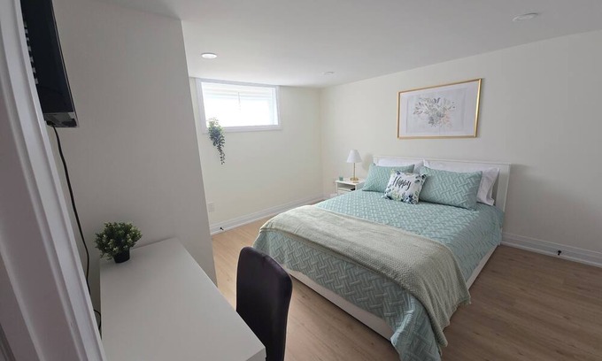 Aldershot House | Peaceful Tranquil Haven Queen Room Lower Level by the Lake, Shopping & Highway