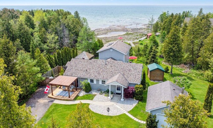 South Bruce Peninsula Cottage | Stunning Waterfront Retreat - Pike Bay