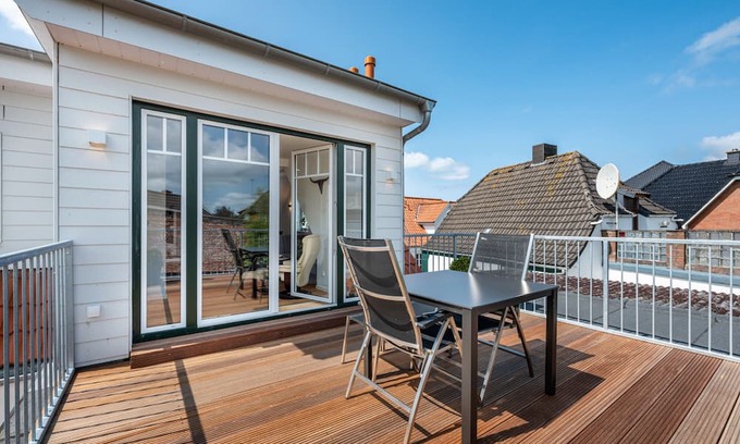 Wesselburen Apartment | Apartment 'Nordseeperle' with Roof terrace and Wi-Fi
