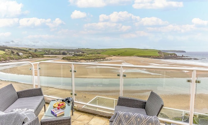 Bigbury-on-Sea Apartment | Stunning sea views, beach access, Bigbury on Sea