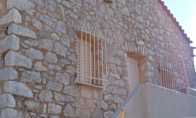 Areopoli Cottage | Charming cottage with AC and WiFi in lovely Areopoli