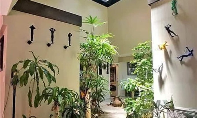 Cooper City House | 4-bedroom house in delightful Cooper City with Indoor Atrium, Fitness room, Pool