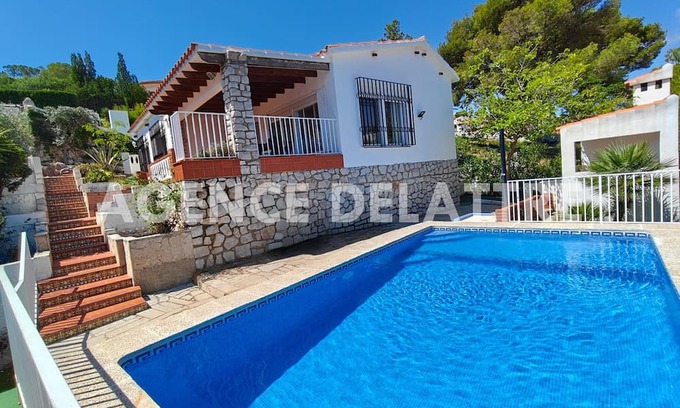 Peniscola Ski Chalet | Villa sea view near the center, 3 bedrooms, swimming pool, barbecue WIFI