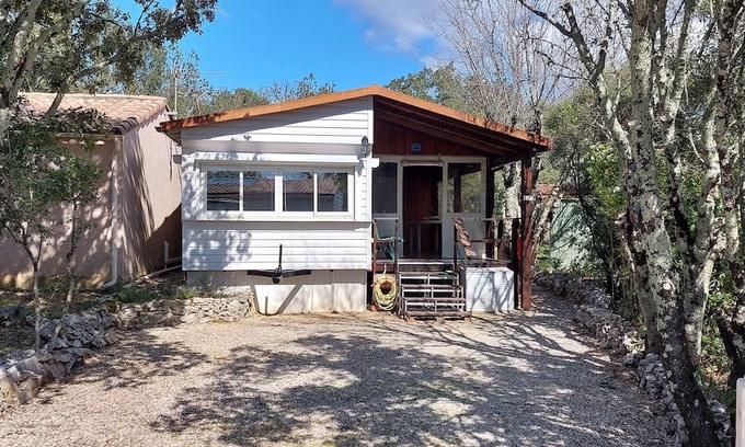 Mejannes-le-Clap House | Atypical country cottage-style mobile home, quiet, restful and bucolic