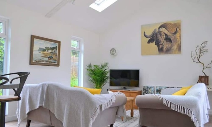 Shaldon Ski Chalet | Contemporary chalet near Shaldon Devon coast