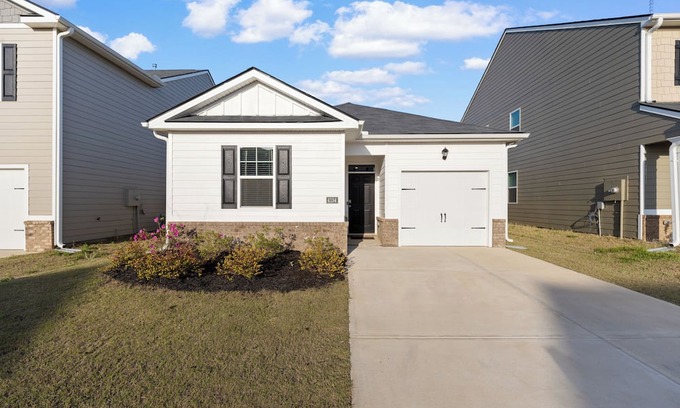 Graniteville House | Near I-20, located within walking distance of Starbucks, Arby's, and many others