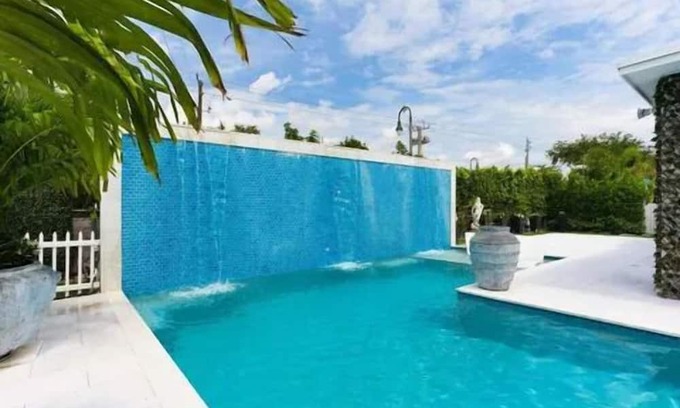 Southside House | Brand-New Listing – Be Among the First to Stay in the Heart of SoSo! Sleeps 6