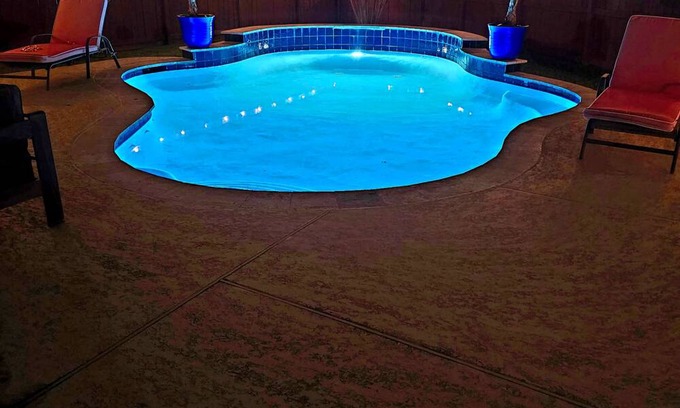 Barker House | Peaceful and Inviting Home With A Outdoor Pool