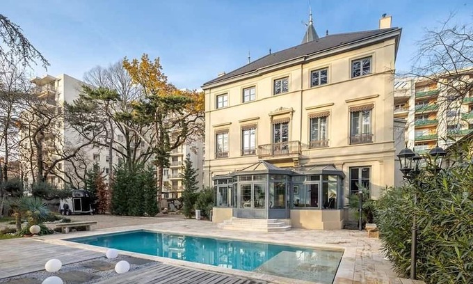 Leon Blum - Bon Coin Other | Unique and secret castle in Lyon Villeurbanne, Park & Pool