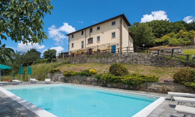 Pratovecchio Stia Other | Is a "terrace on Casentino" placed at an ideal altitude, seven hundred meters.